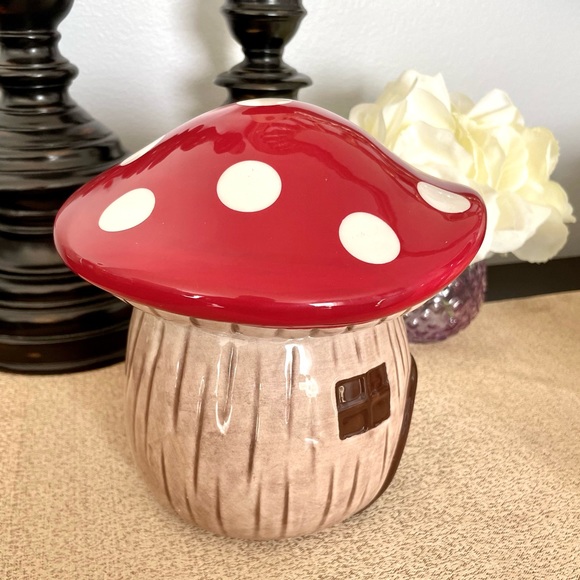 NWT Vintage Inspired Mushroom 🍄 Ceramic Canister Jar - Picture 8 of 8